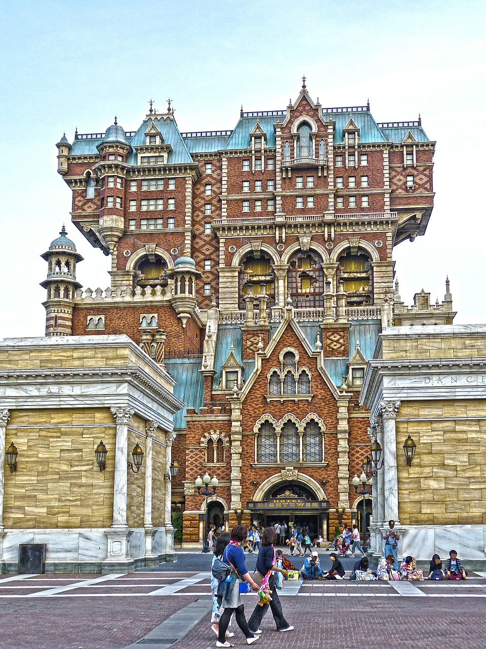 ディズニーランド ディズニーシーのアトラクション情報と休止情報